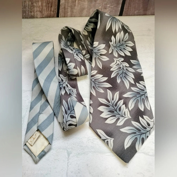 Tommy Bahama Other - Tommy Bahama Tie Necktie Blue Gray Tropical Flower Striped Handmade Aloha 58x4